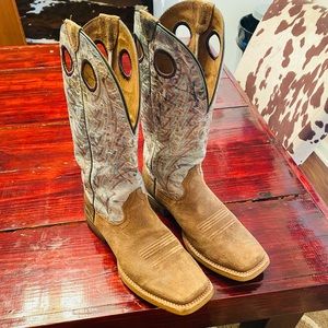 Mens size 8 Ariat boots